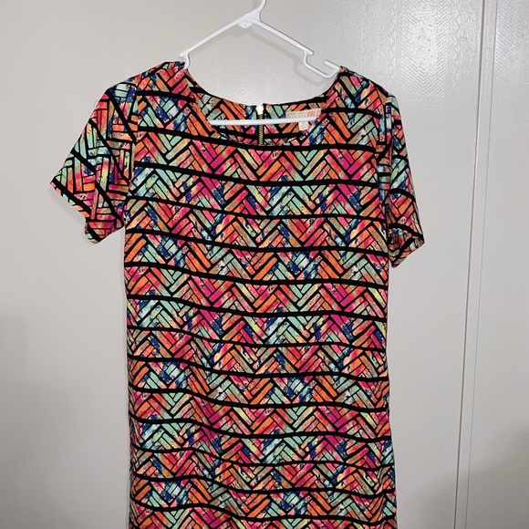 Ladies dress - Picture 1 of 3